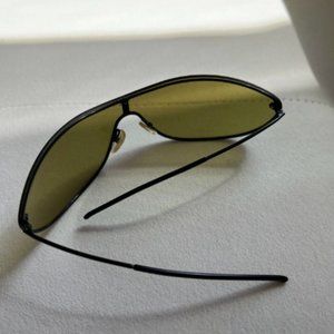 SUN GLASS